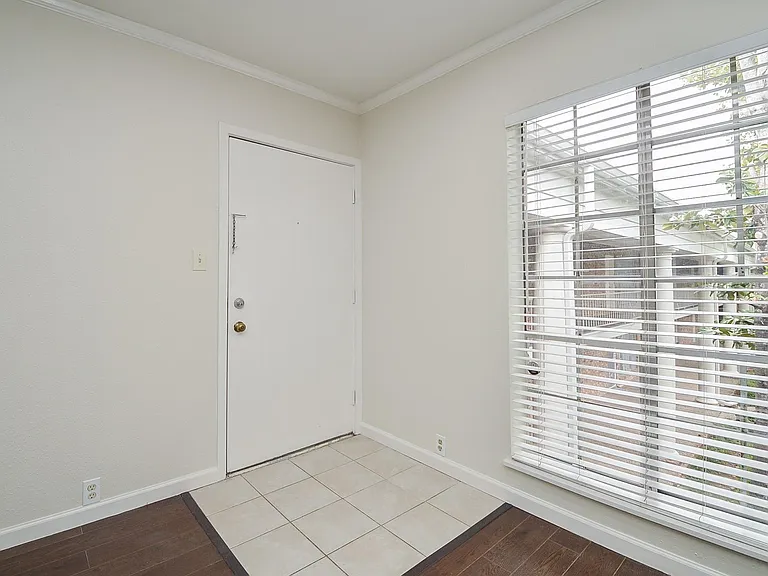 2121 Fountain View Dr #50 — Photo 9