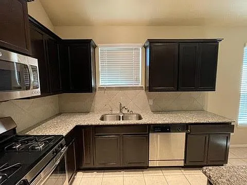 3 bed, 2.0 bath, 1589 sqft, $2,500 — Photo 4