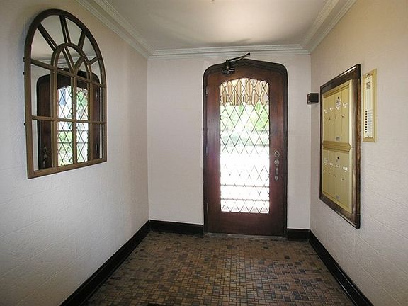 3rd image of 307 W Harris Ave APT 1B