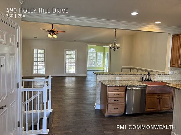 3rd image of 490 Holly Hill Dr