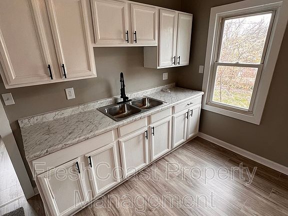 5th image of 16118 Arcade Ave #2