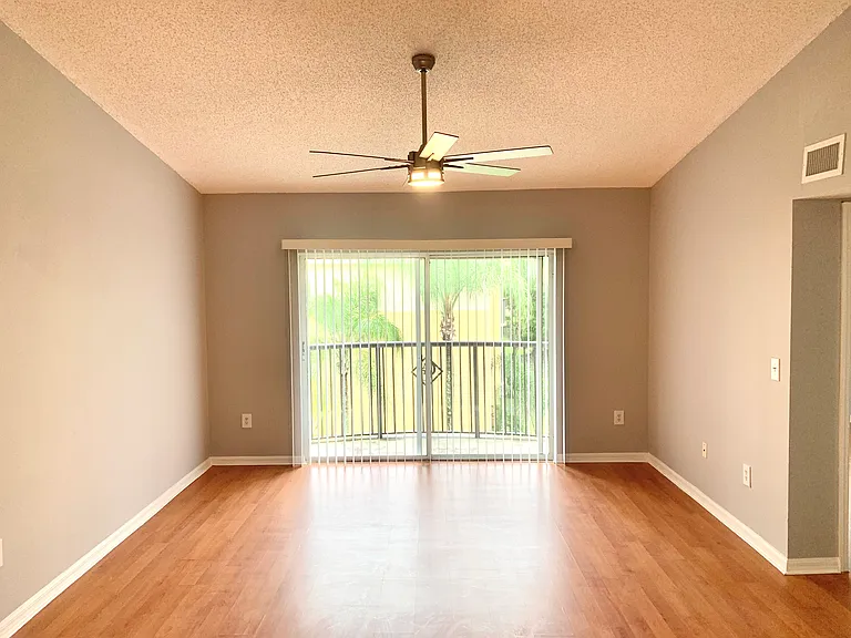 900 Crestwood Ct S #907 — Photo 12