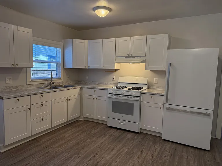 Whiting Ave. 204 W. - 206 — Photo 9