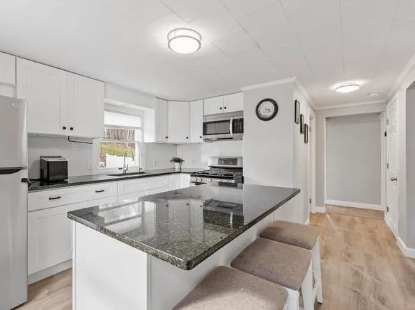 1430 Mammoth Rd, Dracut, MA 01826