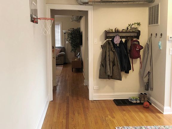 4th image of 3325-3327 N Lakewood Ave #3