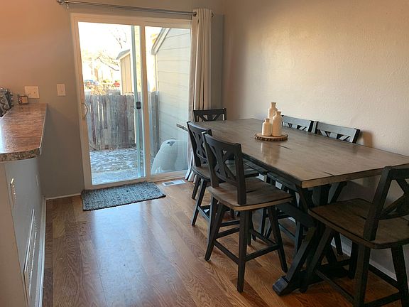 Dining room (NOW EMPTY)