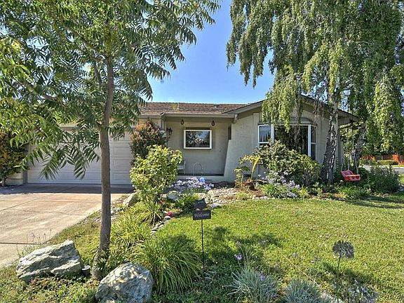 2nd image of 2742 Glorietta Cir