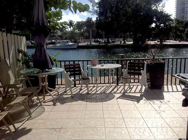 2nd image of 326 Poinciana Dr