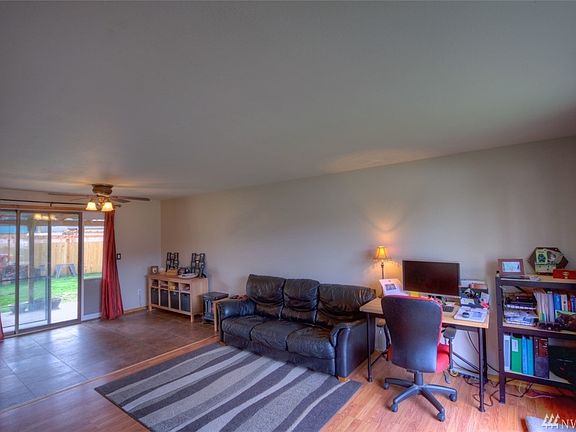 4th image of 1439 Orchard Ct N