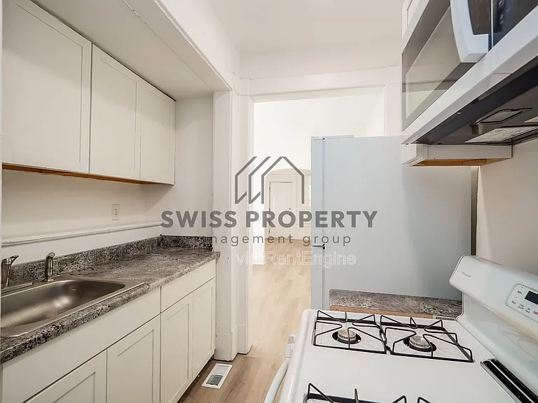 950 McAllister Ave — Photo 9