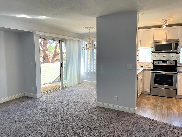 2111 Sealion Dr — Photo 36