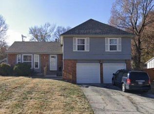 8801 W 95th Ter, Overland Park, KS 66212