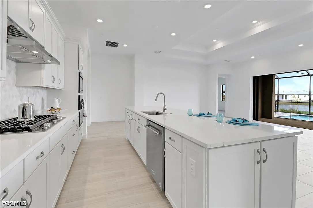 3 bed, 2.5 bath, 2269 sqft, $4,300 — Photo 4