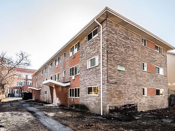 2nd image of 6921 S Cornell Ave #6925-1