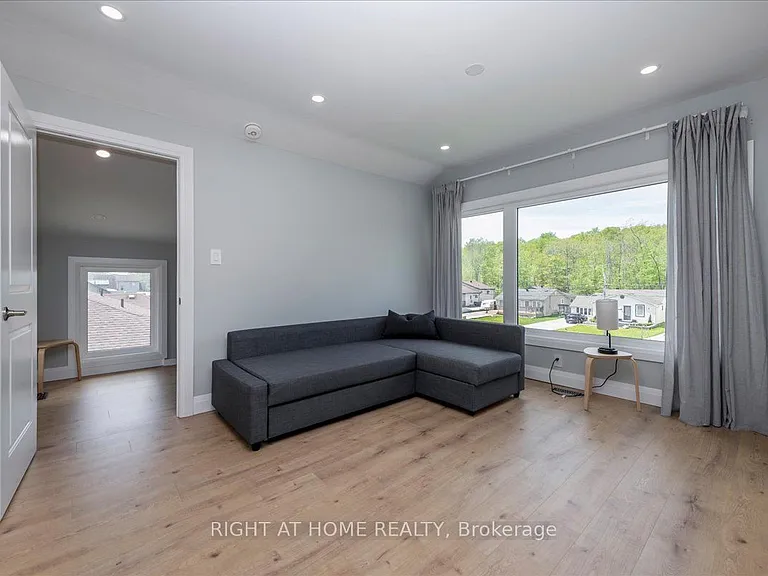 405 Limerick St — Photo 28