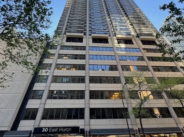 30 E Huron St, Chicago, IL