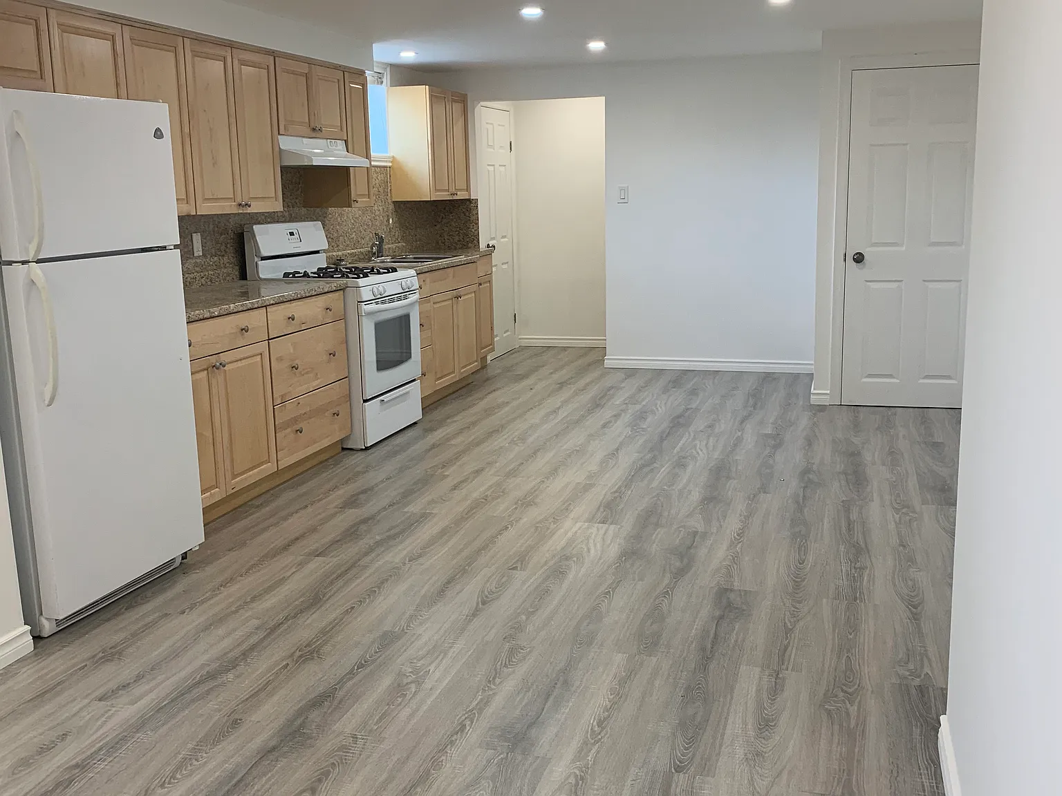 5 Janet Street, Lower Unit, Port Colborne — Photo 4