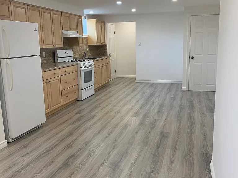 5 Janet St — Photo 4
