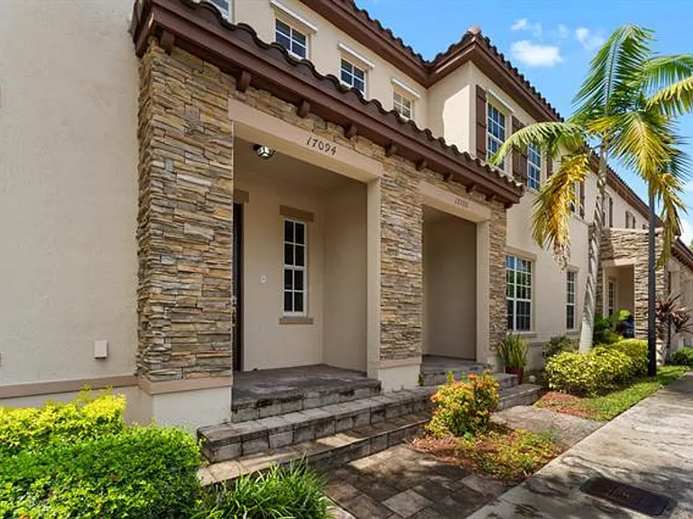 17094 SW 95th Ter #Townhouse 17094 — Photo 5