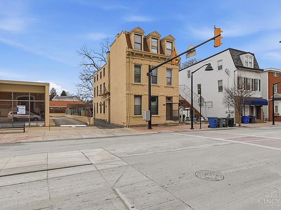 3rd image of 4525 Vine St