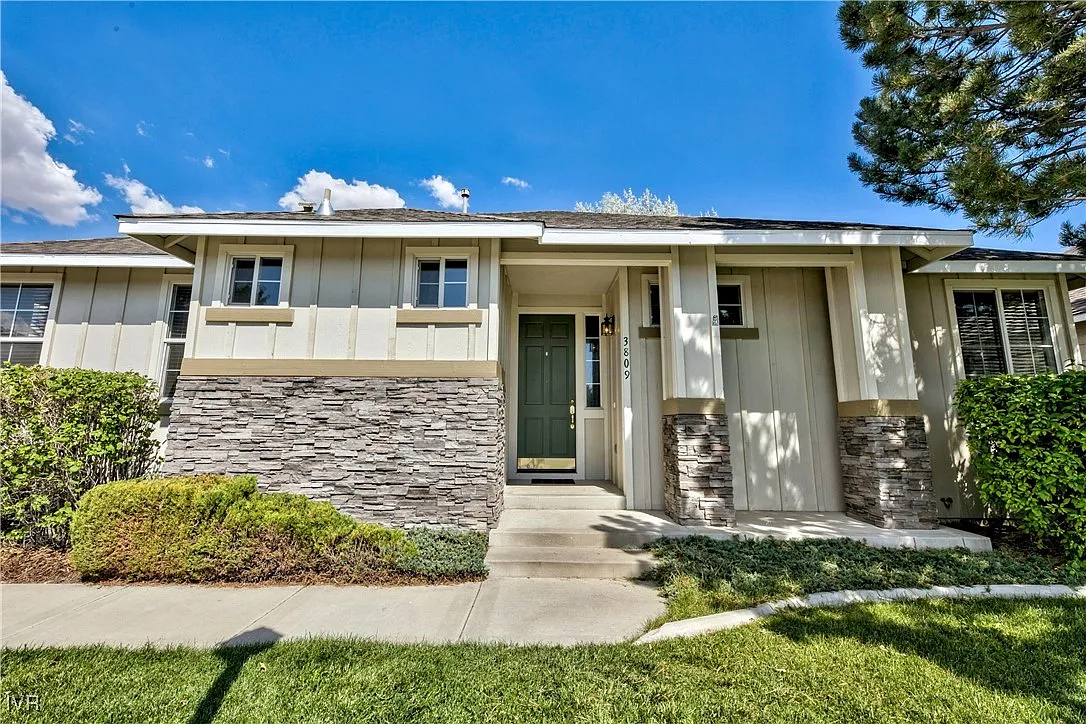 3809 Herons Landing Dr photo 1