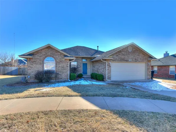 2716 SE 92nd Cir, Moore, OK 73160