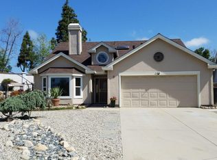15 Waterford Cir, Salinas, CA 93906