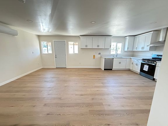 3rd image of 2400 Del Mar Ave #2400