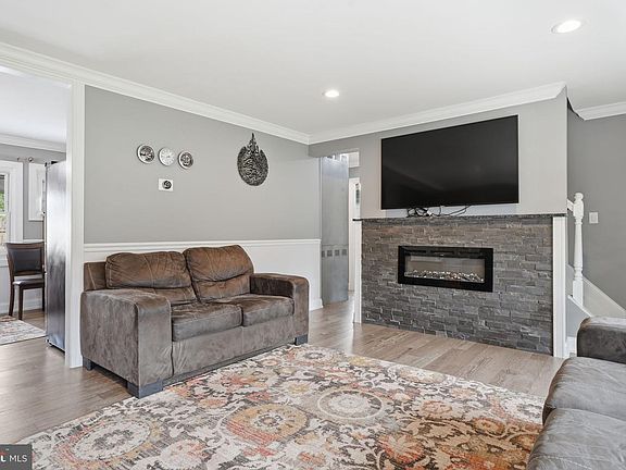 5th image of 1 Larkspur Rd