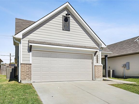 2nd image of 3005 Stevens Dr