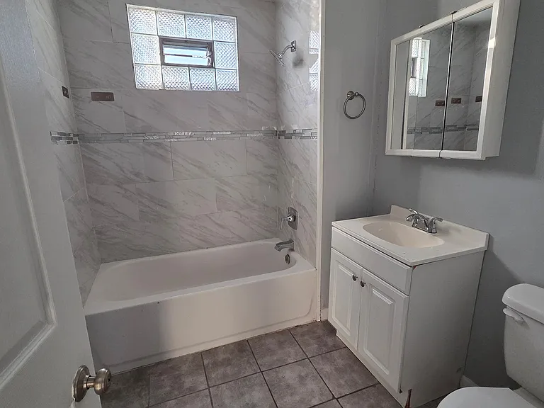 2704 E 77th St #2 — Photo 9
