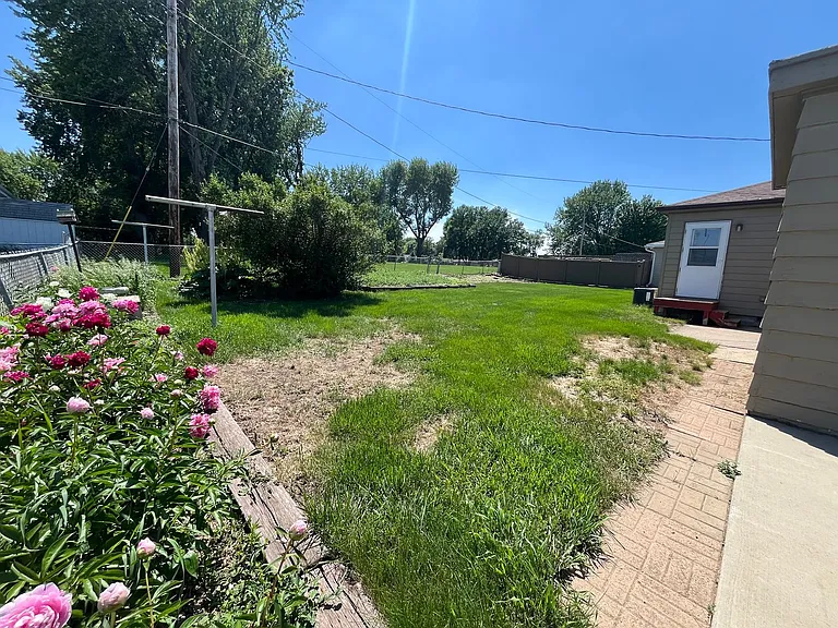 5009 E Linden Ln — Photo 32