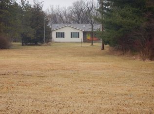 203 Daley Rd, Lapeer, MI 48446