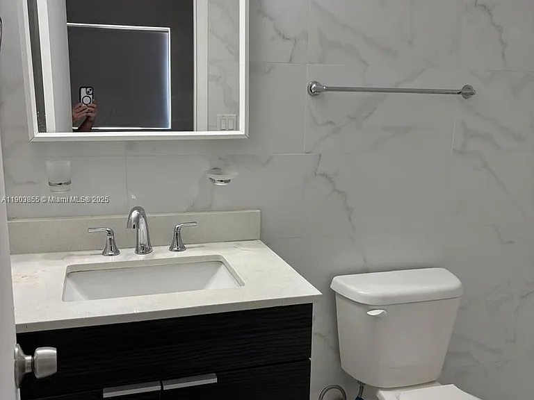 423 E 27th St #101 — Photo 4