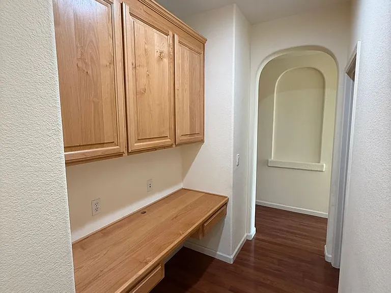4724 Millner Way — Photo 5