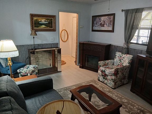 4th image of 139 Helen Dr APT 1DOWNSTAIRS