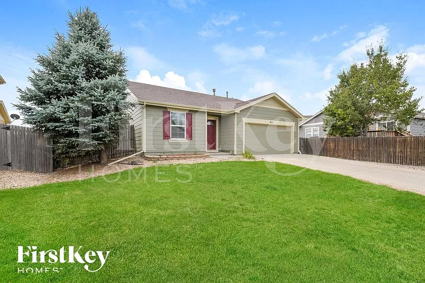 3 bed, 2.0 bath, 1425 sqft, $2,860 — Photo 2