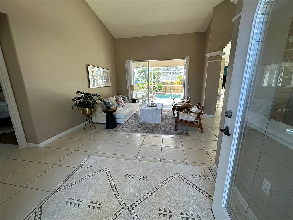 3 bed, 2.5 bath, 2094 sqft, $4,500 — Photo 4