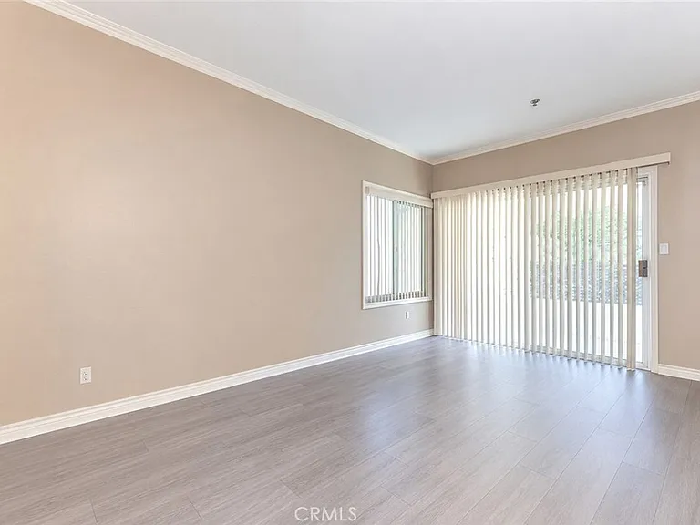 300 N El Molino Ave #117 — Photo 9