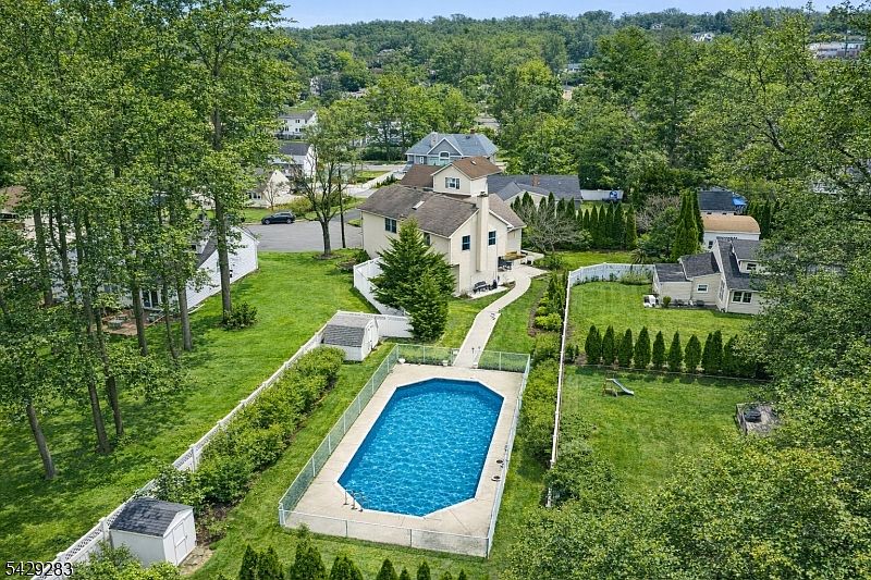 1st image of 40 Catherine Ct