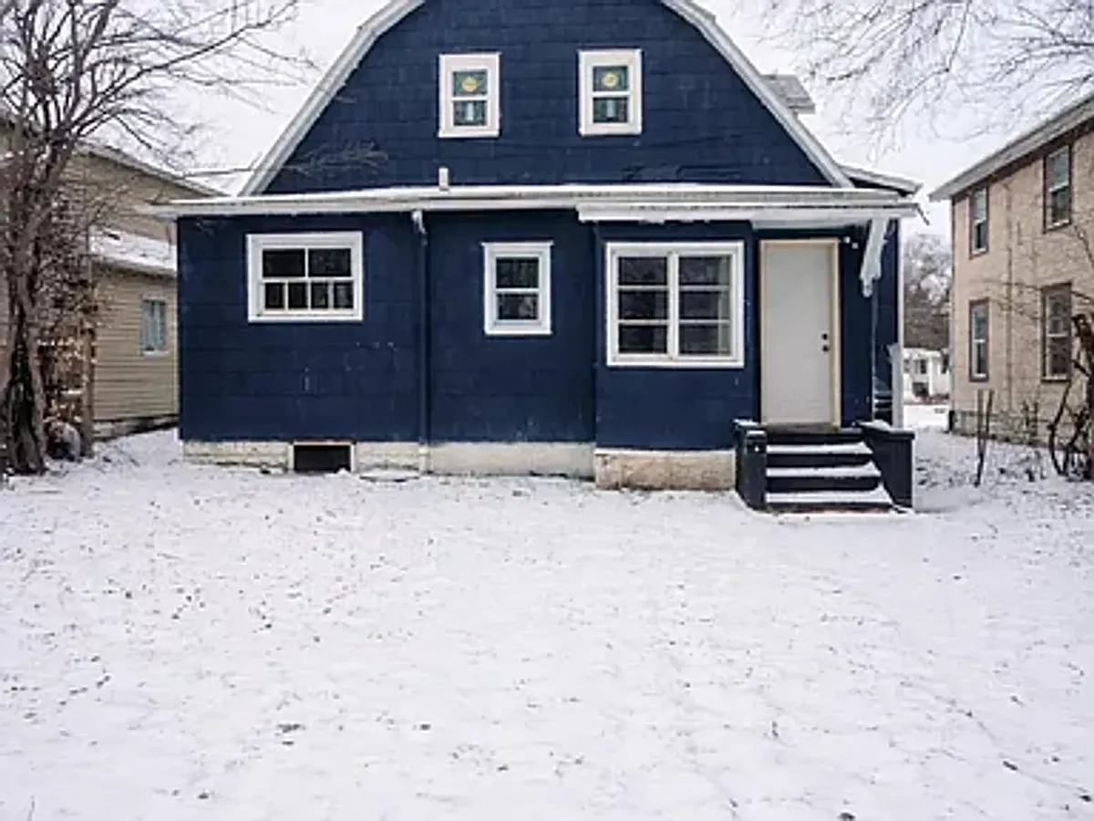 Building Photo - 555 Haller St