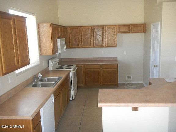 3rd image of 4063 E Vista Grande