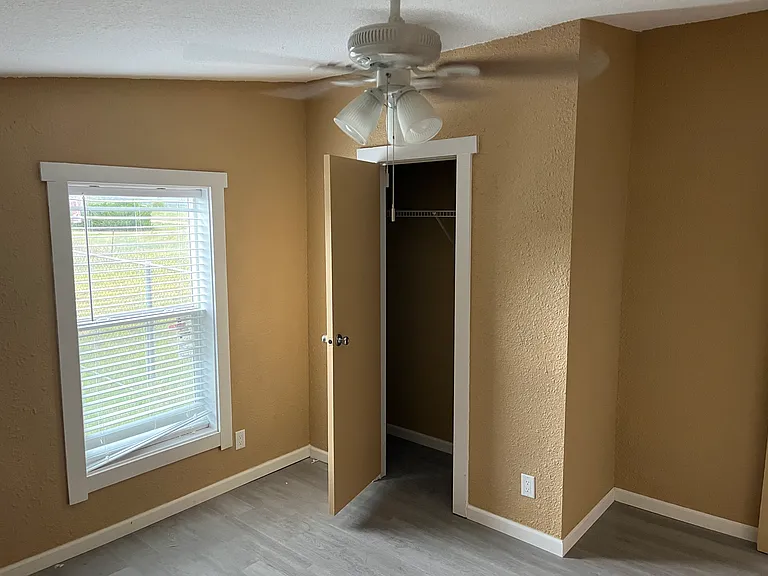 44 Los Chavez Ave — Photo 7