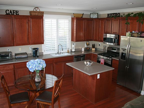 2nd image of 1044 Tesoro Ave