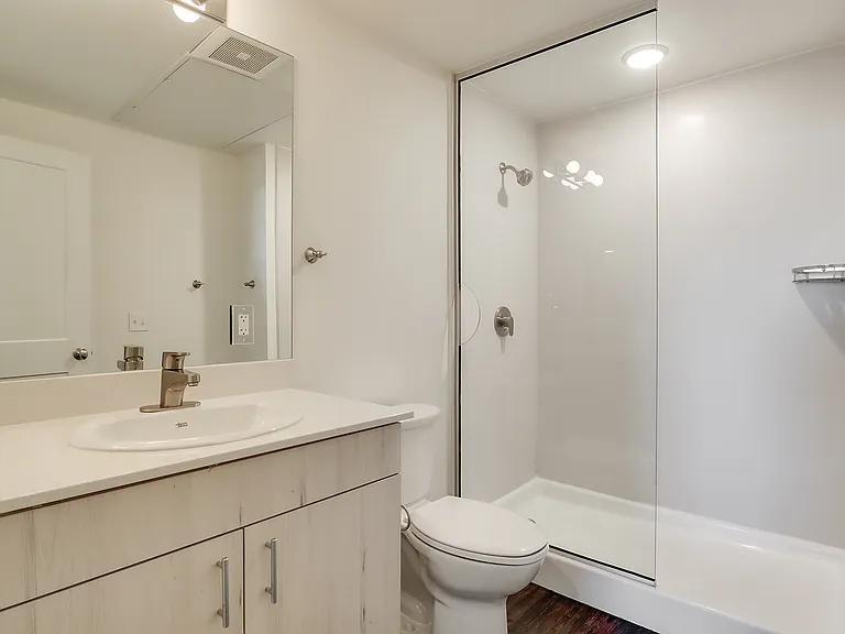 No vacancies, ask to be wait-listed. 9 Rail-Runner units (3 on each floor), named "Red River" in virtual tour.