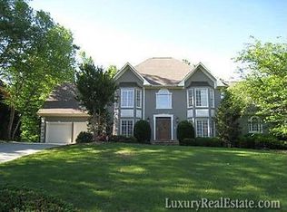 5915 Plantation Dr, Roswell, GA 30075