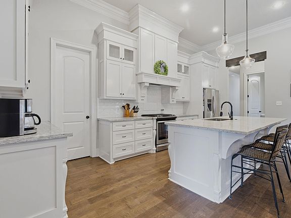 3rd image of 5839 Willow Breeze Dr