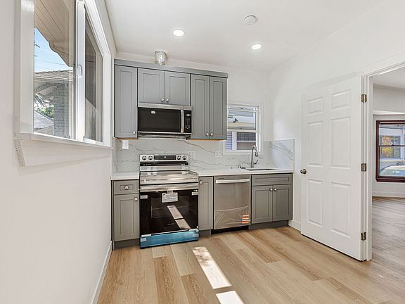 4th image of 277 N 5th St #B