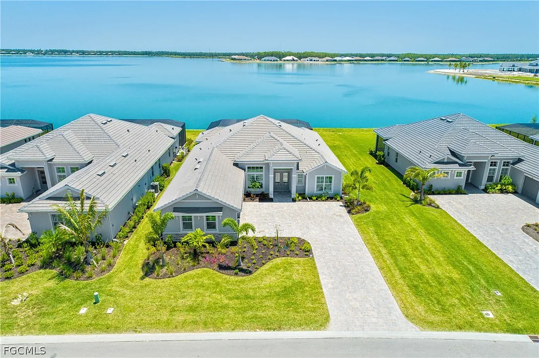 4 bed, 3.5 bath, 3178 sqft, $9,500 — Photo 3