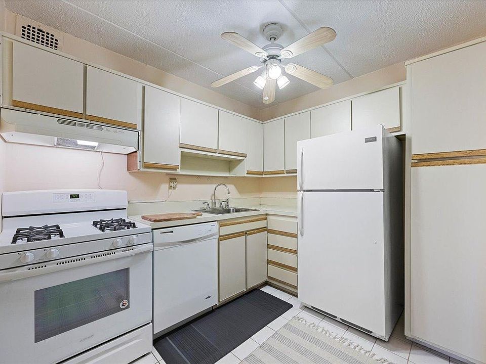 2nd image of 480 Halstead Ave APT 3E